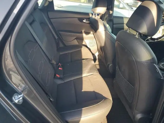 2024 KIA FORTE GT LINE  