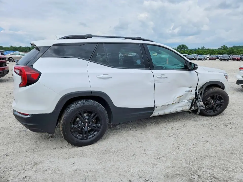 2022 GMC TERRAIN AT4  