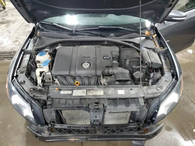 2013 VOLKSWAGEN PASSAT SE  