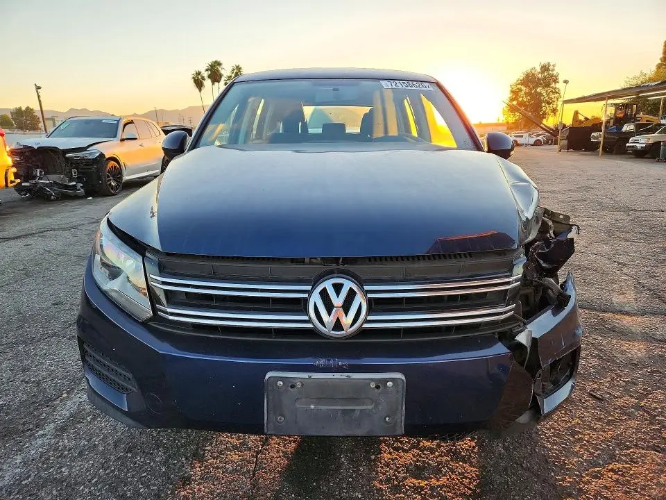 2013 VOLKSWAGEN TIGUAN S  