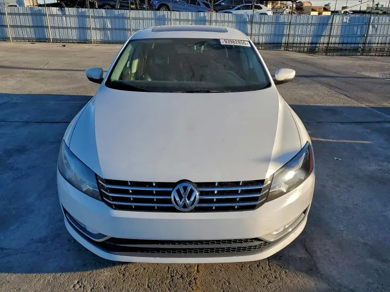 2013 VOLKSWAGEN PASSAT SEL  