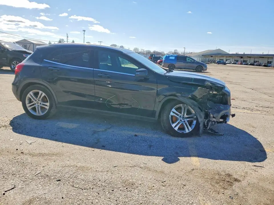 2019 MERCEDES-BENZ GLA 250 4MATIC  