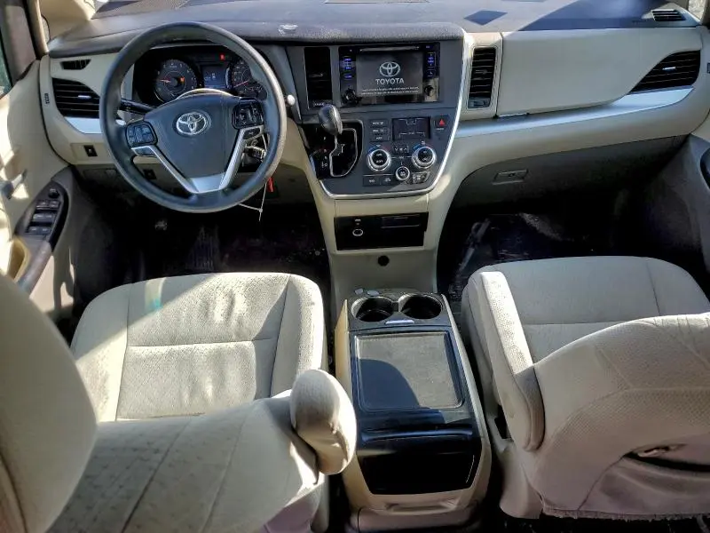 2016 TOYOTA SIENNA LE  