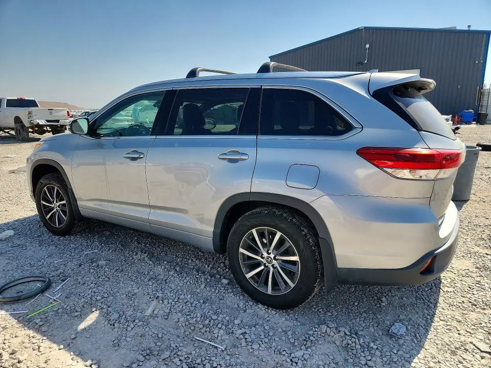 2017 TOYOTA HIGHLANDER XLE  