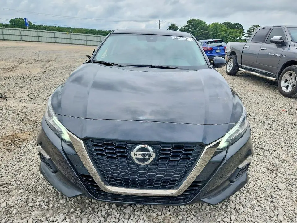 2021 NISSAN ALTIMA SR  