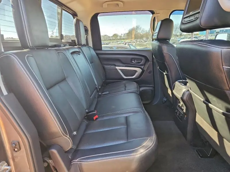 2019 NISSAN TITAN SV  