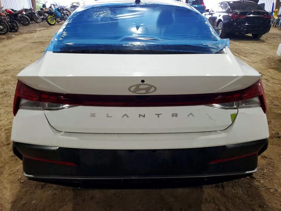 2025 HYUNDAI ELANTRA SEL  