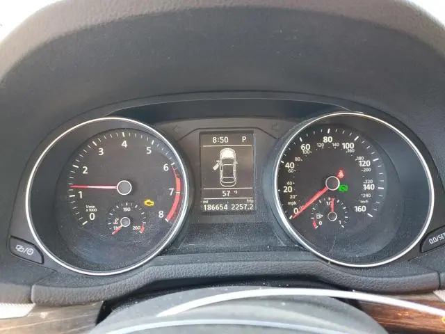 2016 VOLKSWAGEN PASSAT SE  