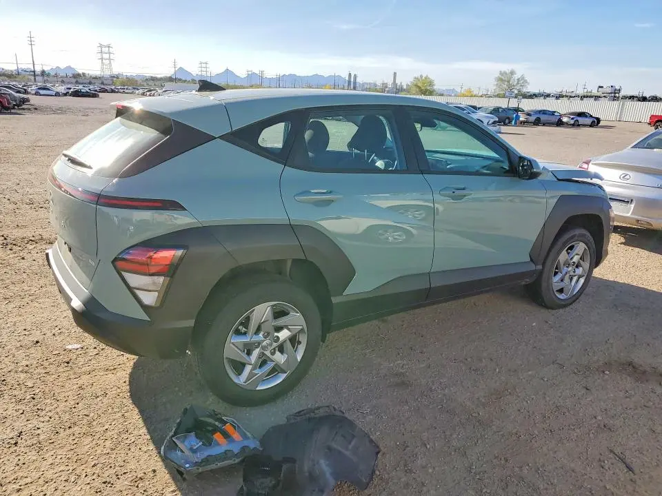 2024 HYUNDAI KONA SE  