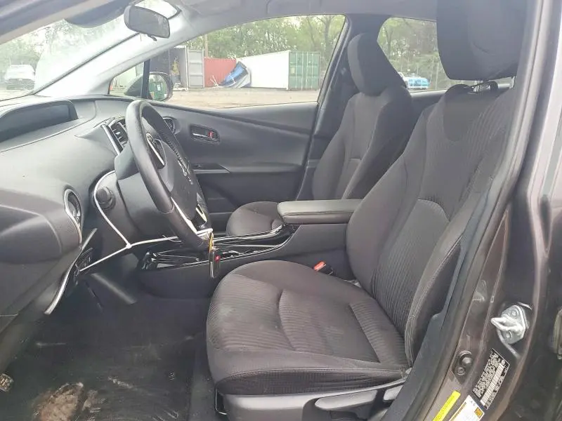 2017 TOYOTA PRIUS THREE  