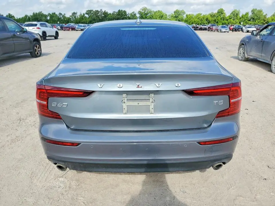 2020 VOLVO S60 T5 MOMENTUM  