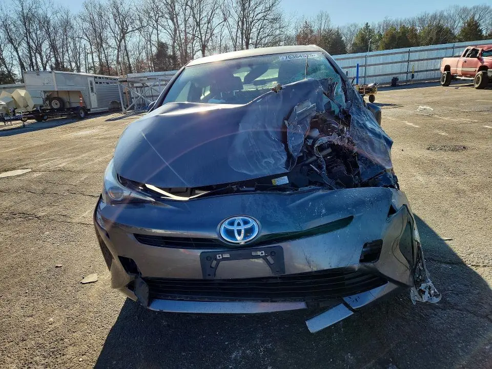 2016 TOYOTA PRIUS   