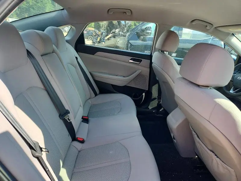 2018 HYUNDAI SONATA SE  