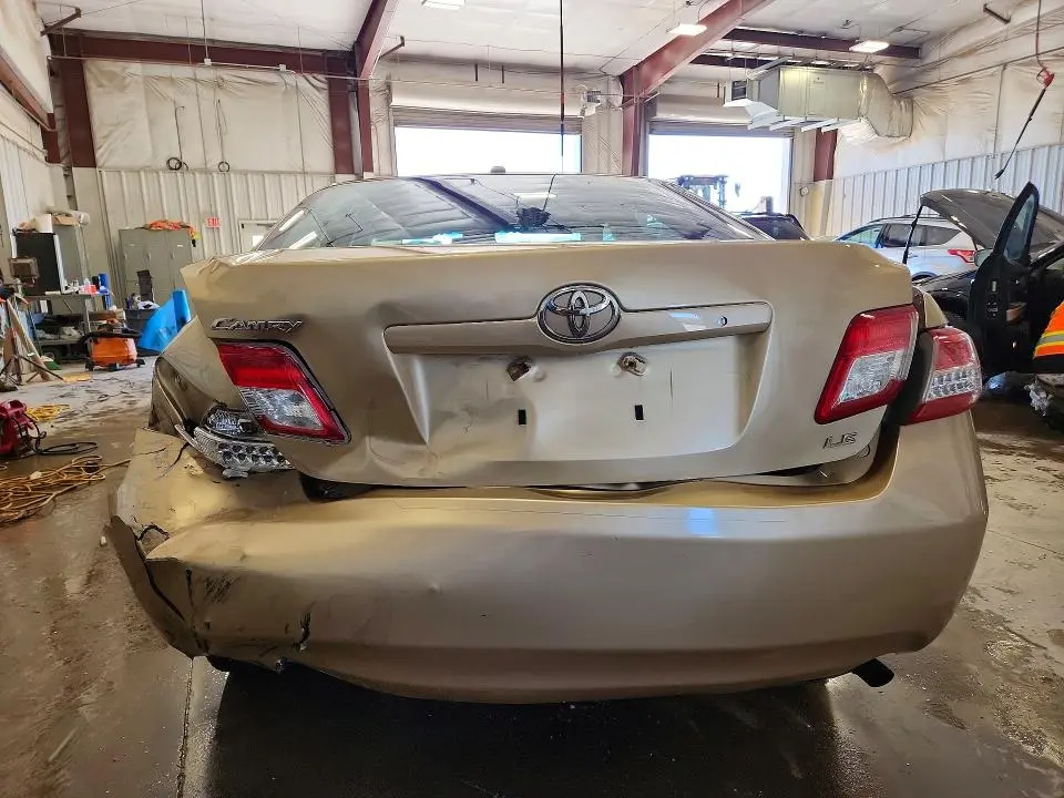 2010 TOYOTA CAMRY LE  