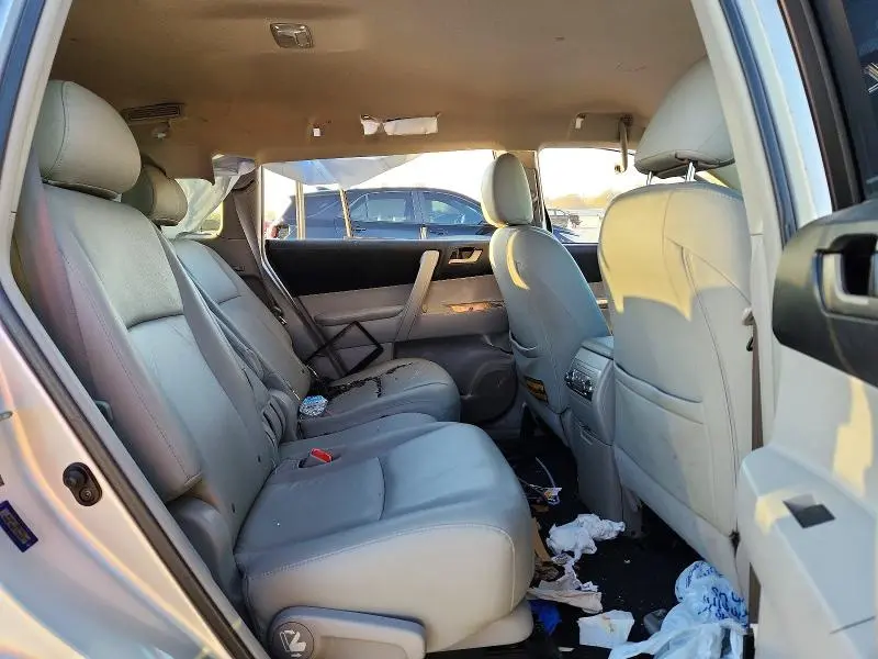 2011 TOYOTA HIGHLANDER BASE  
