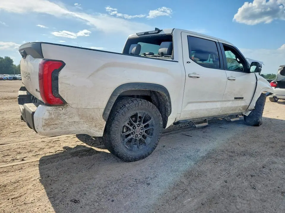 2025 TOYOTA TUNDRA SR5  