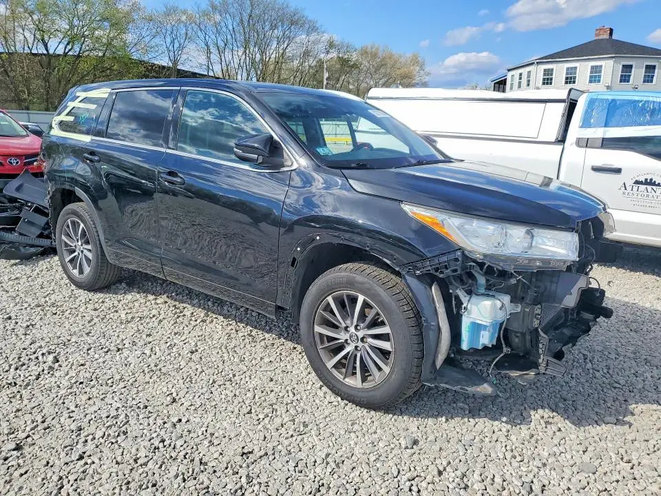 2017 TOYOTA HIGHLANDER XLE  