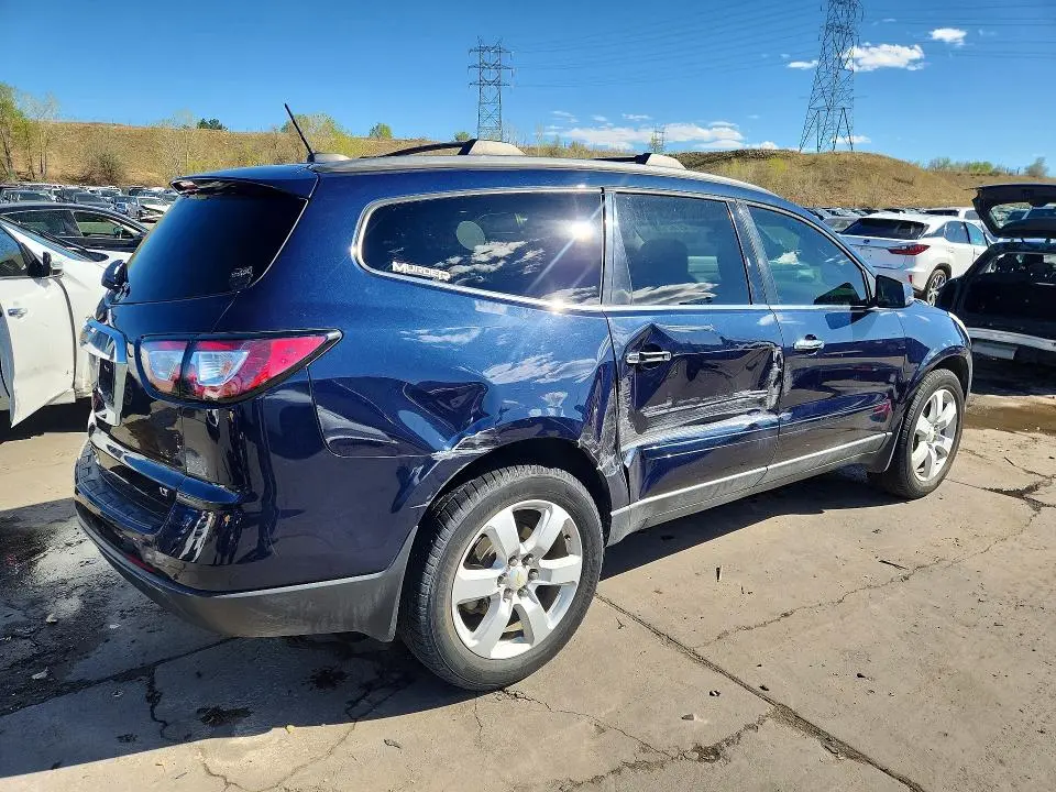 2017 CHEVROLET TRAVERSE LT  