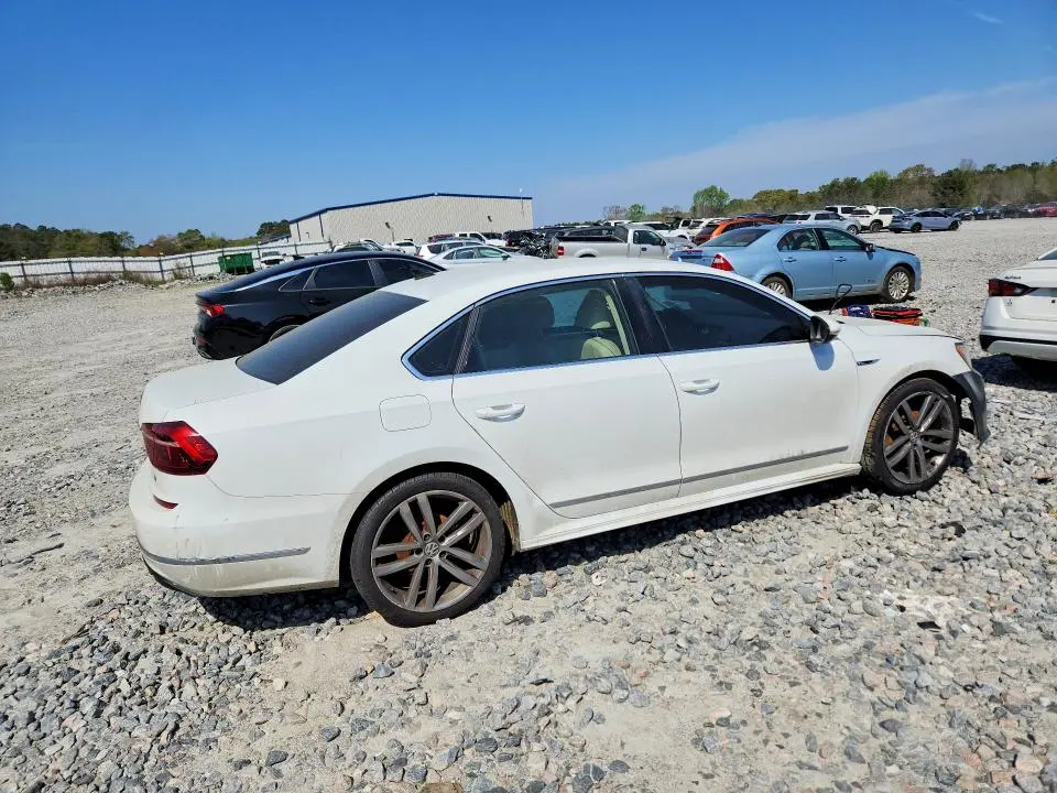 2017 VOLKSWAGEN PASSAT R-LINE  