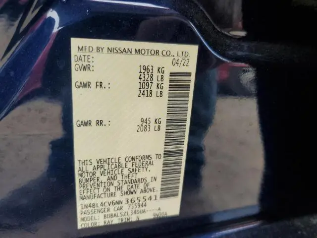 2022 NISSAN ALTIMA SR  