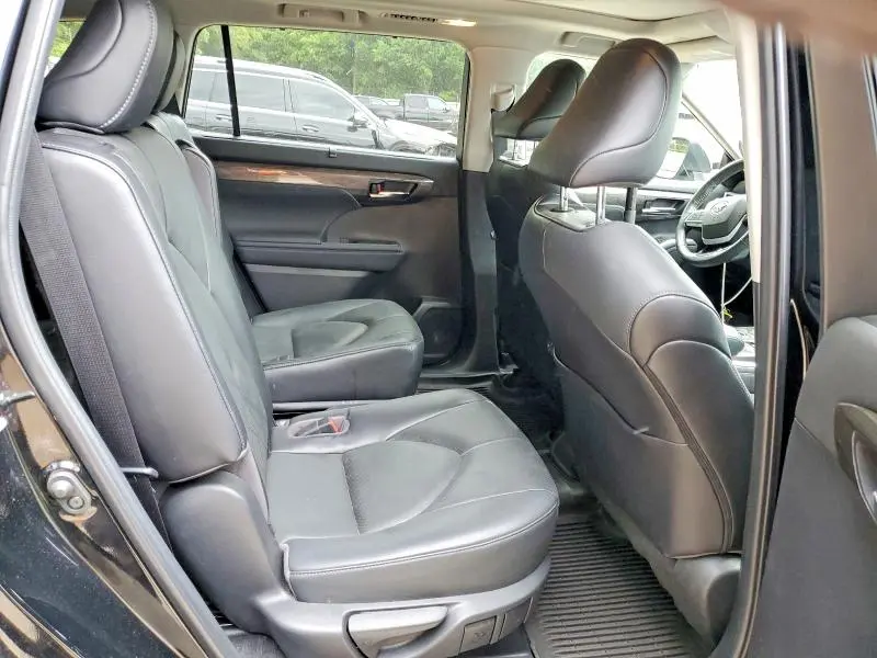 2023 TOYOTA HIGHLANDER PLATINUM  