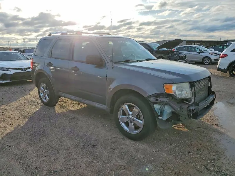 2011 FORD ESCAPE LIMITED  