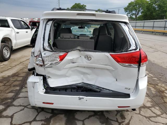 2013 TOYOTA SIENNA XLE