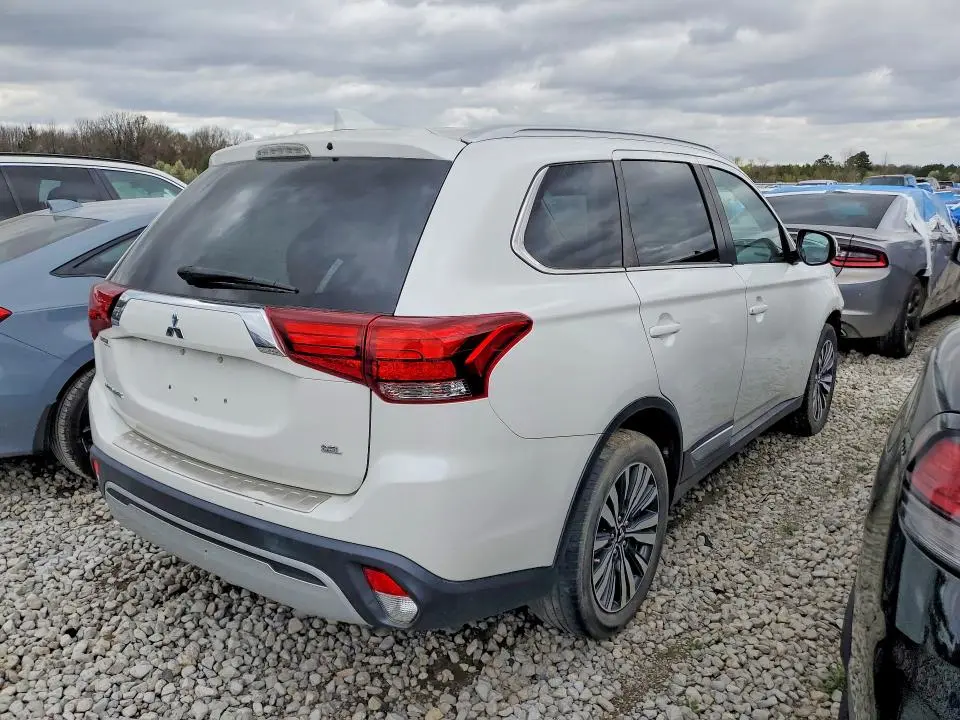 2020 MITSUBISHI OUTLANDER SE  