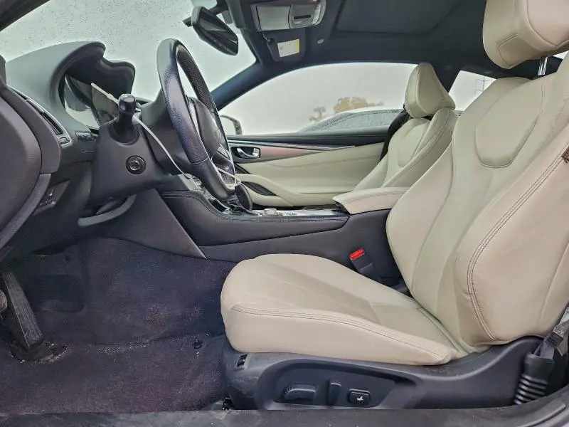 2018 INFINITI Q60 LUXE 300  