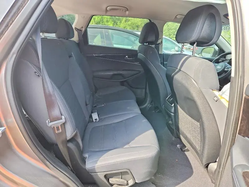 2016 KIA SORENTO L  