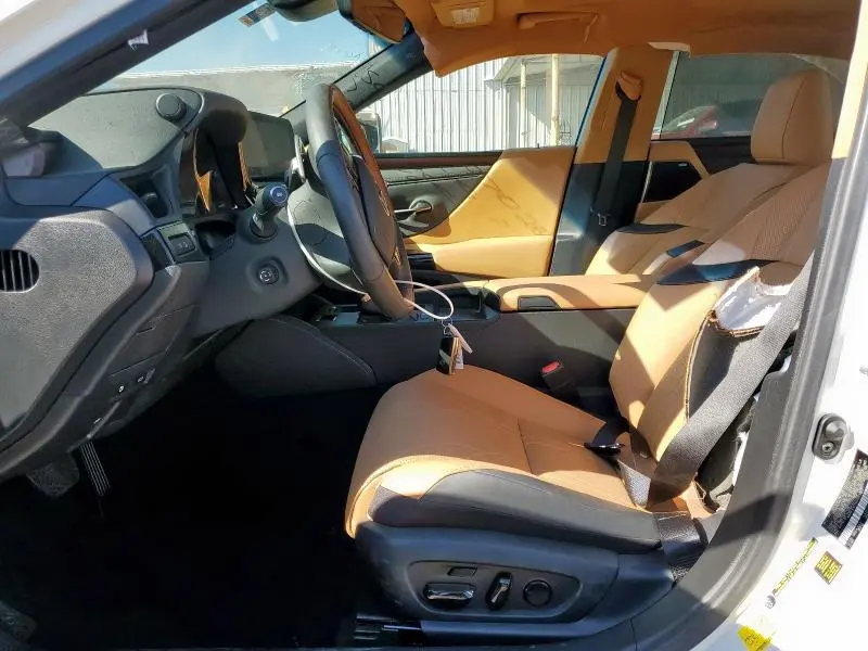 2025 LEXUS ES 300H BASE  