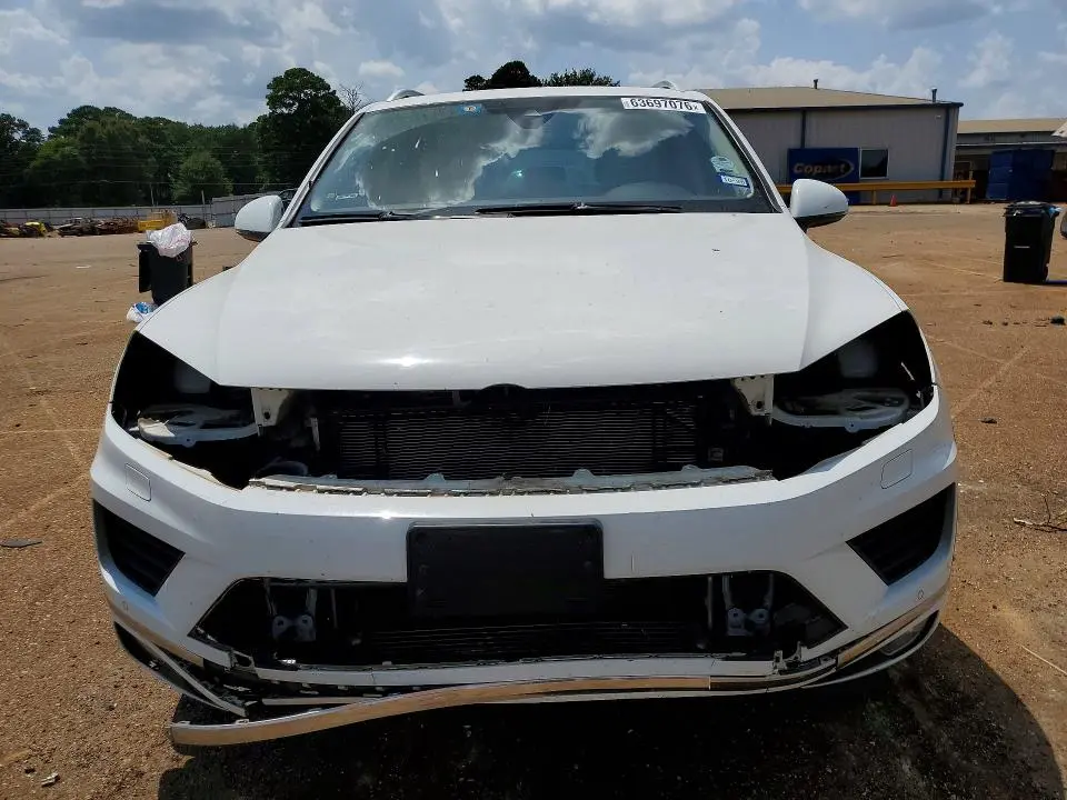 2017 VOLKSWAGEN TOUAREG EXECUTIVE  