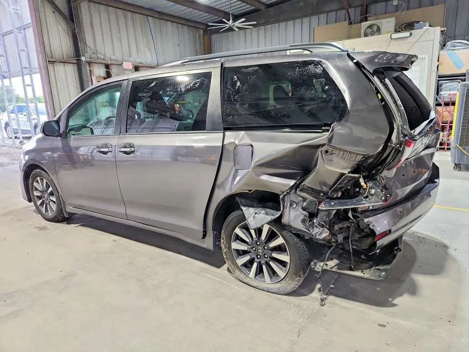 2020 TOYOTA SIENNA XLE 7-PASSENGER  