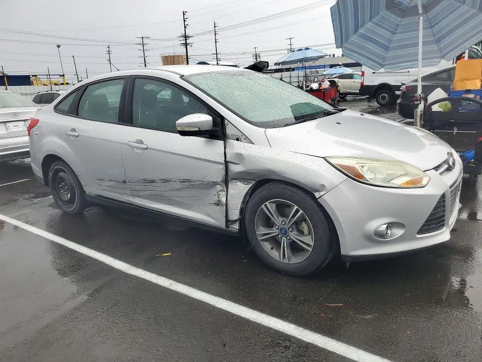 2014 FORD FOCUS SE  