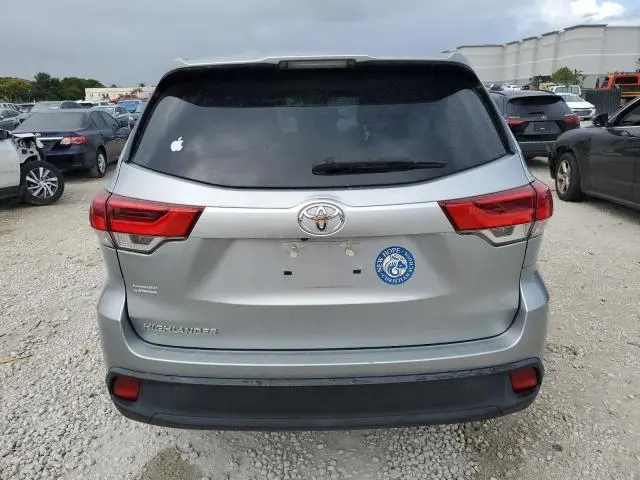 2019 TOYOTA HIGHLANDER LE  