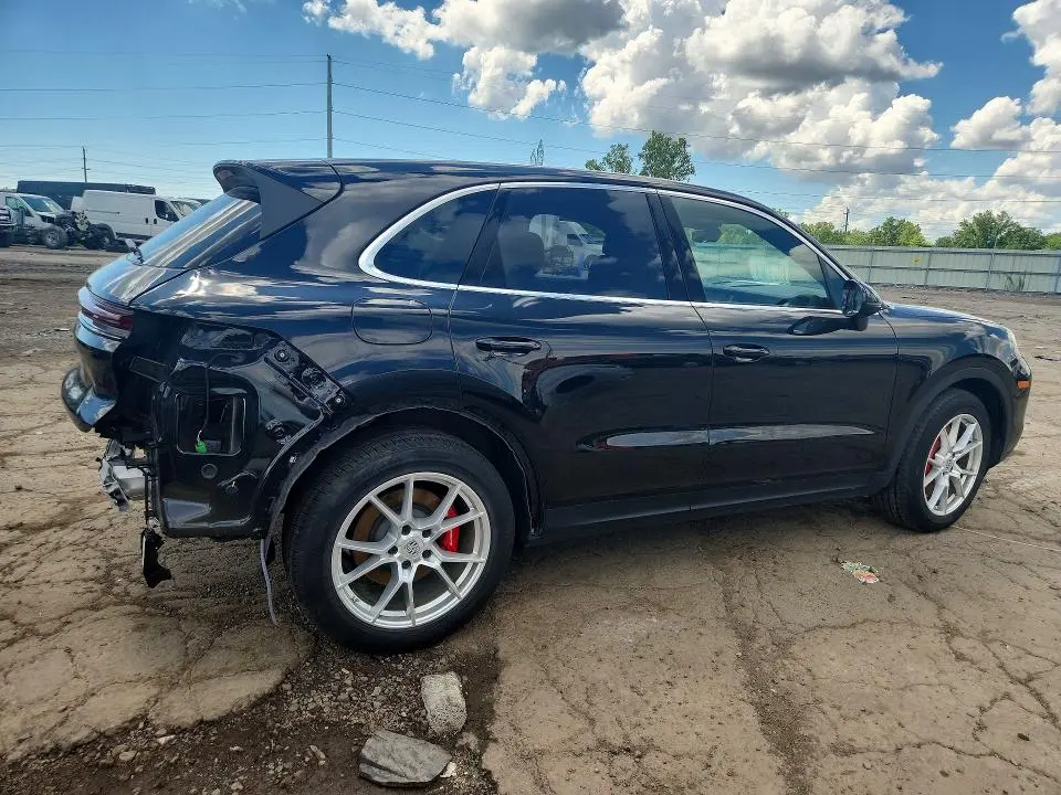 2024 PORSCHE CAYENNE S  