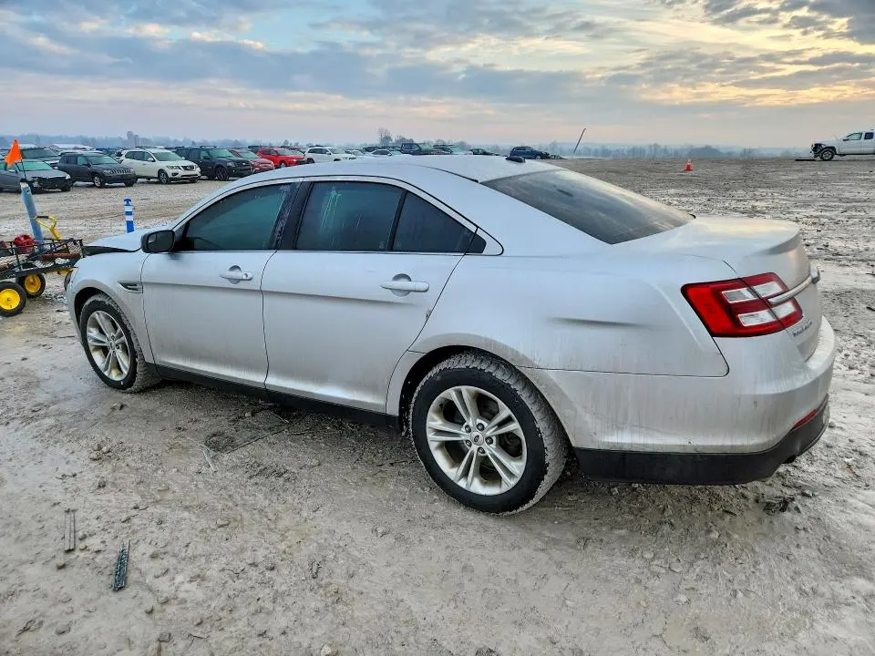 2015 FORD TAURUS SE  
