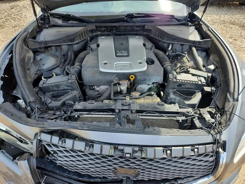 2016 INFINITI Q70 3.7  