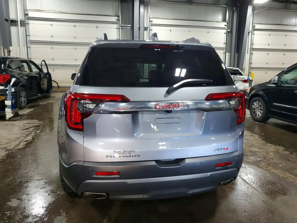 2022 GMC ACADIA AT4  