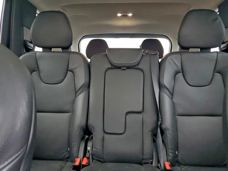 2020 VOLVO XC90 T6 MOMENTUM  