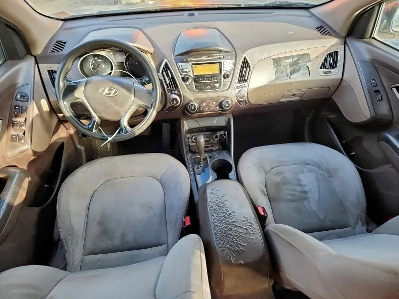 2010 HYUNDAI TUCSON GLS  