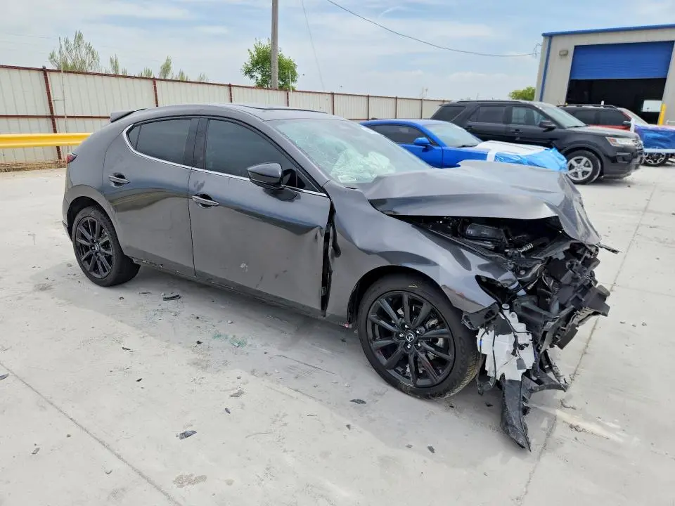 2025 MAZDA 3 PREMIUM PLUS  