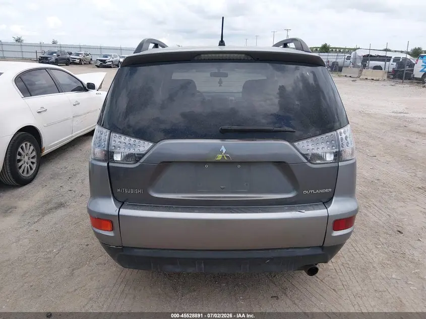 2013 MITSUBISHI OUTLANDER SE
