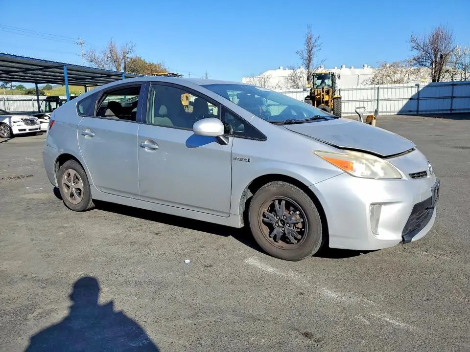 2013 TOYOTA PRIUS TWO  
