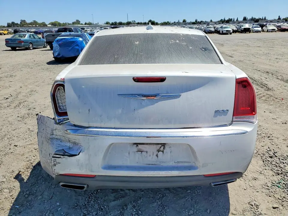 2016 CHRYSLER 300 LIMITED  