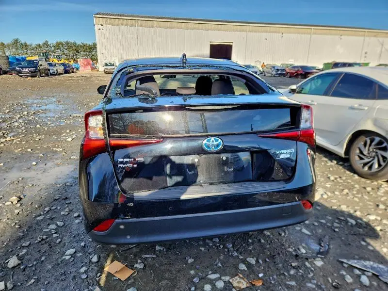 2021 TOYOTA PRIUS LE  