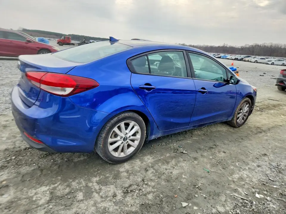 2017 KIA FORTE LX  
