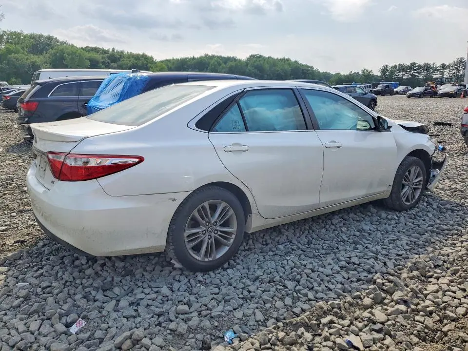 2016 TOYOTA CAMRY SE  