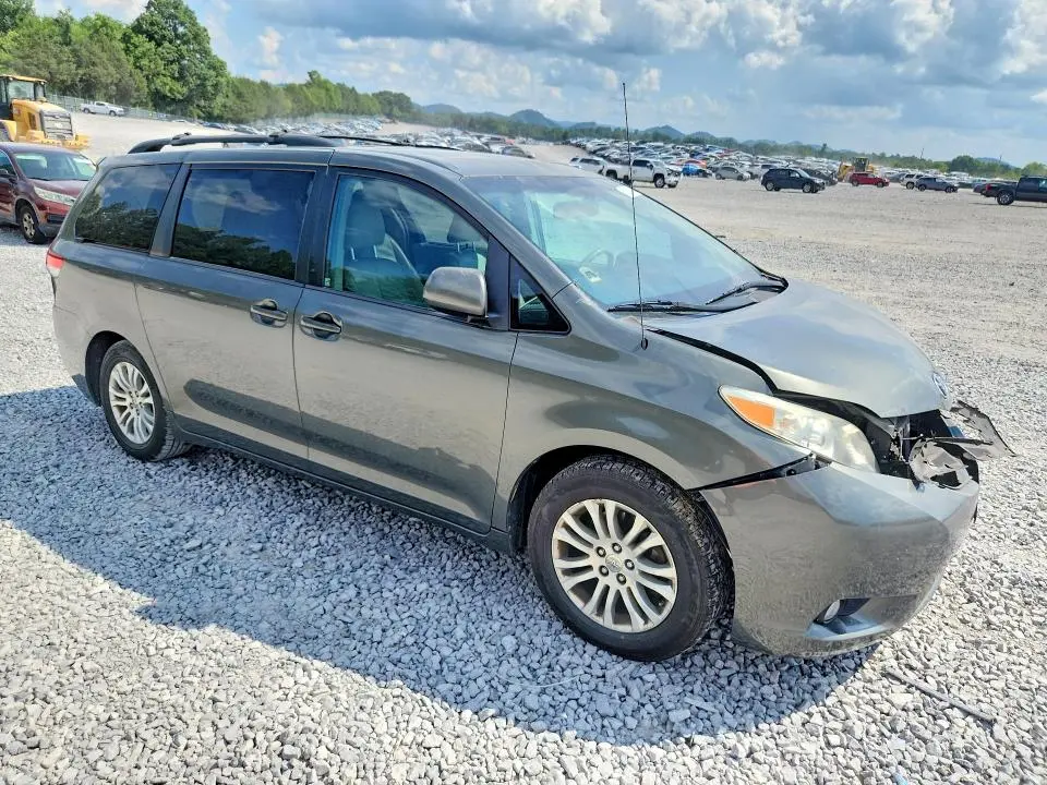 2012 TOYOTA SIENNA XLE 8-PASSENGER  