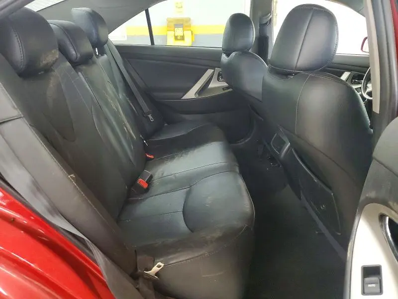2011 TOYOTA CAMRY SE  